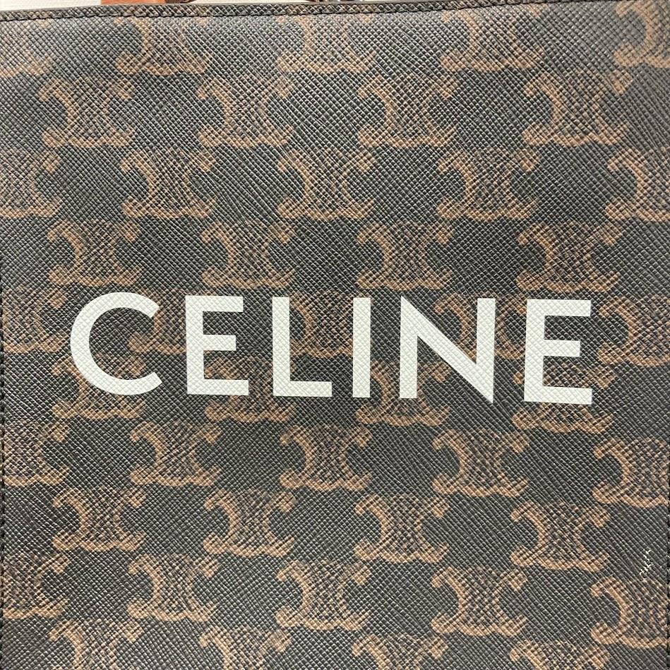  CELINE　トリオンフ　バーティカルカバ