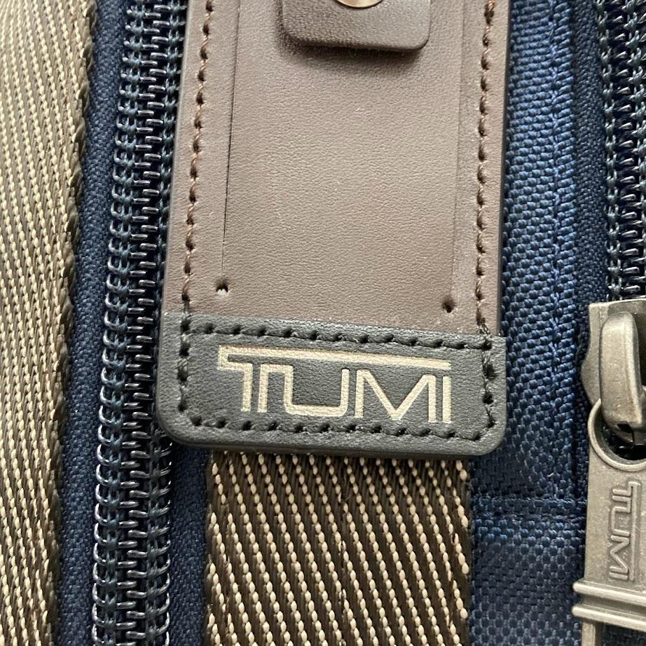 TUMI　ボディバッグ