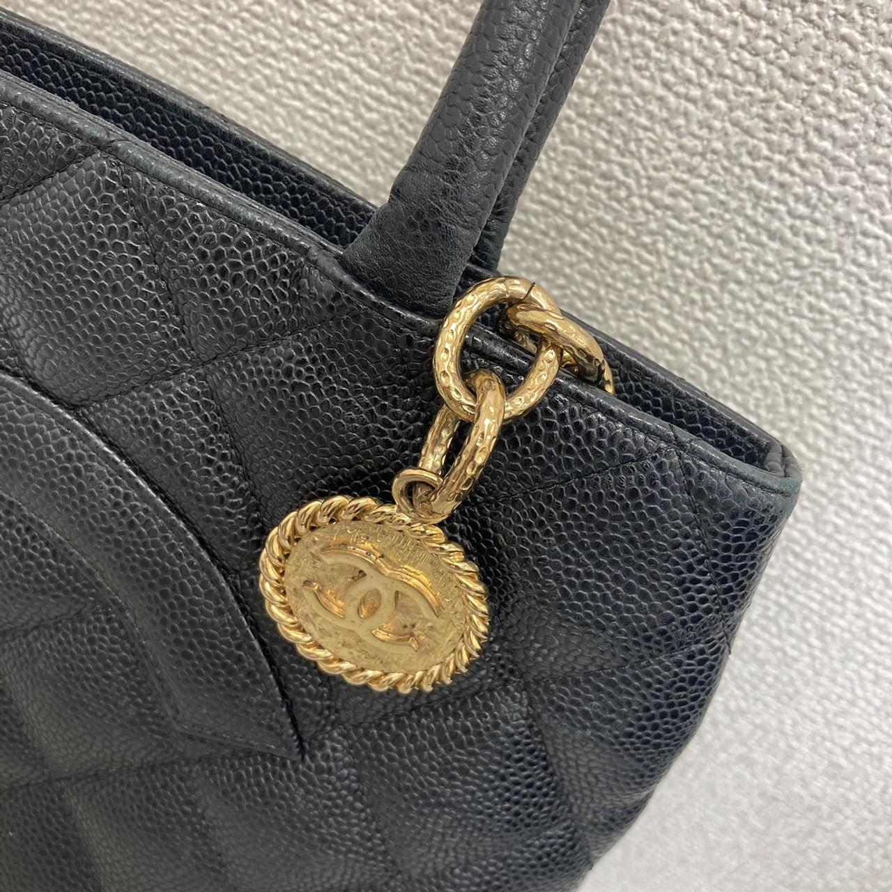 CHANEL　復刻トート　キャビアスキン　ゴールド金具