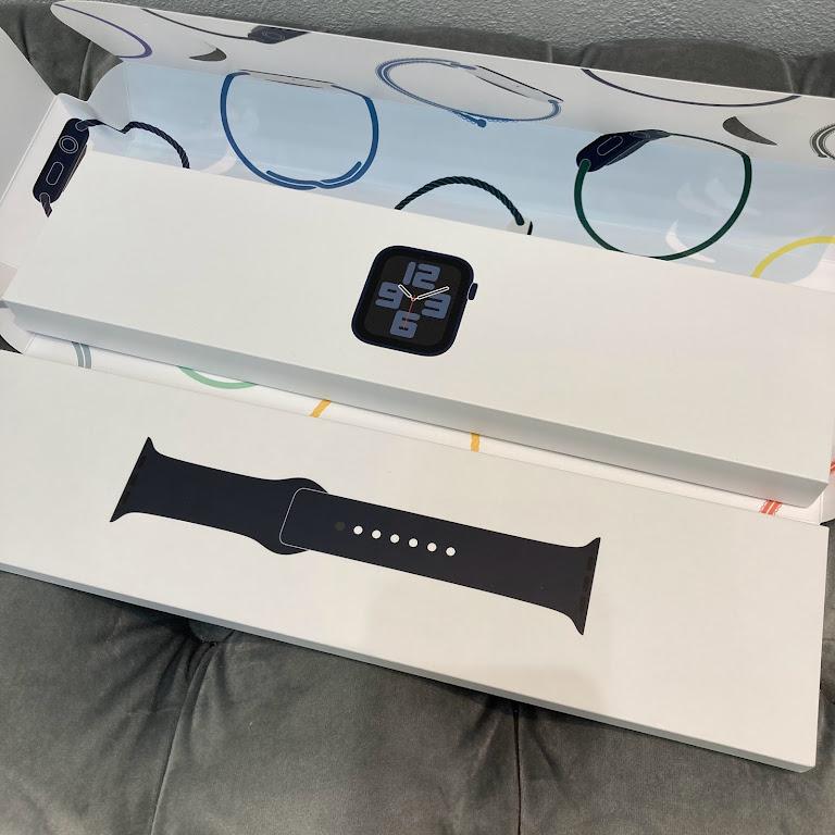 Apple Watch SE 第2世代 40mm GPS A2722 MNJT3J/A 未開封品