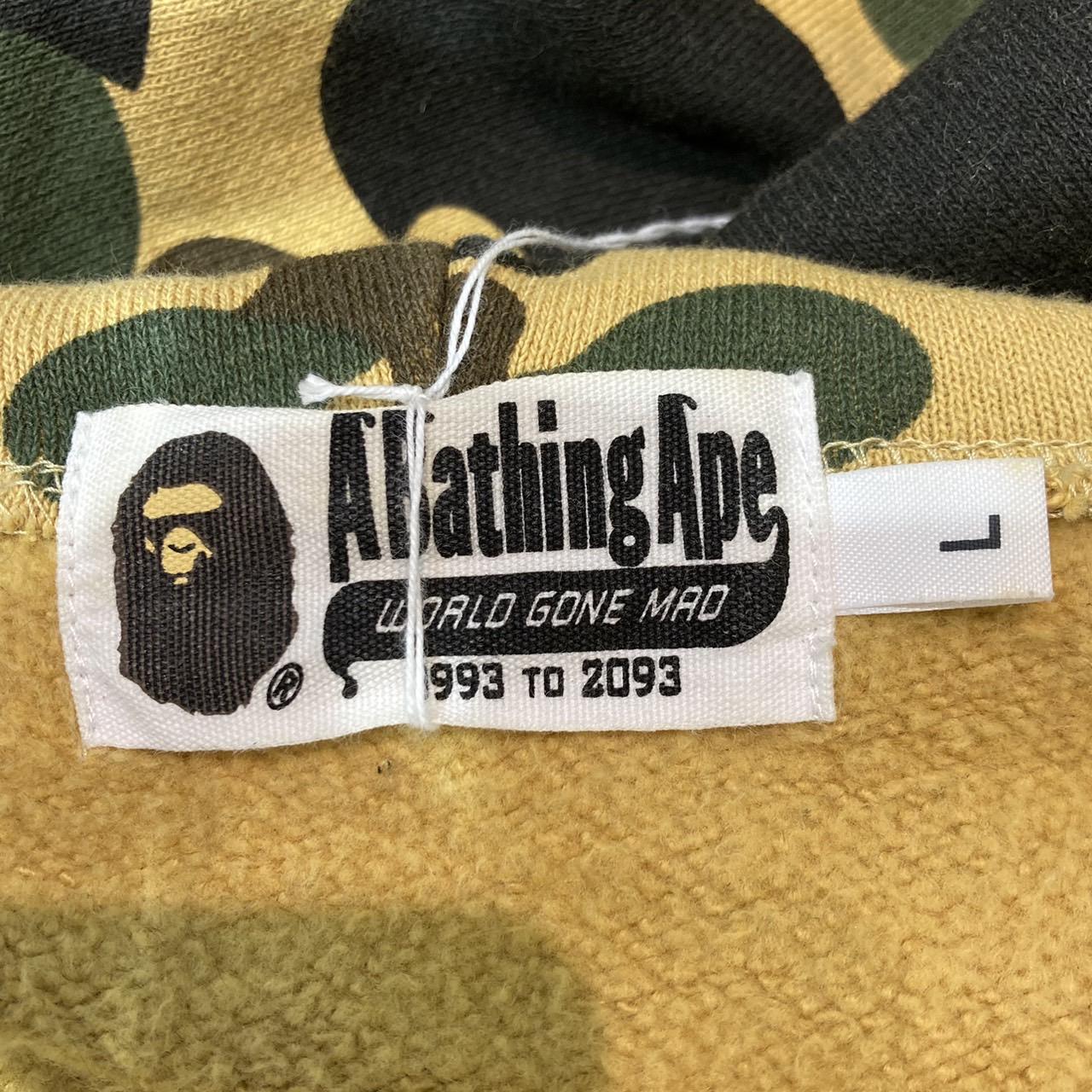 靴・服・服飾品の高価買取・質のTRIANGLE【A BATHING APE エイプ SHARK 1ST CAMO FULL ZIP HOODIE  イエローカモ 迷彩 シャーク ジップアップパーカー L】