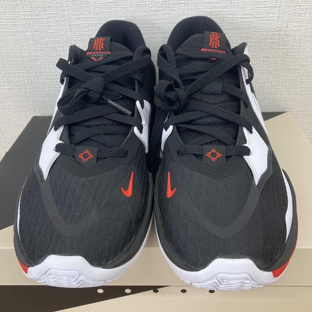 NIKE　KYRIE LOW 5 DJ6012 001 スニーカー