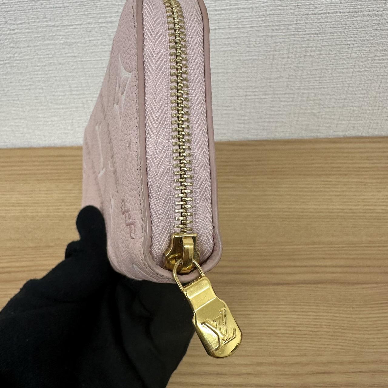 Louis Vuitton M81138 ジッピーウォレット