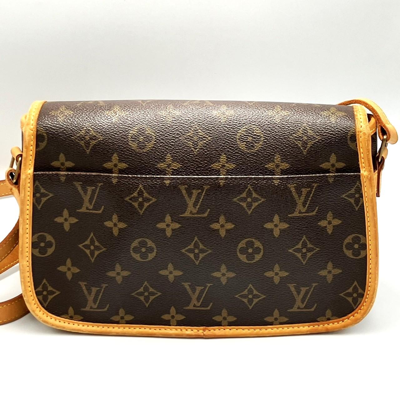 LOUIS VUITTON ルイヴィトン モノグラム ソローニュ M4225 