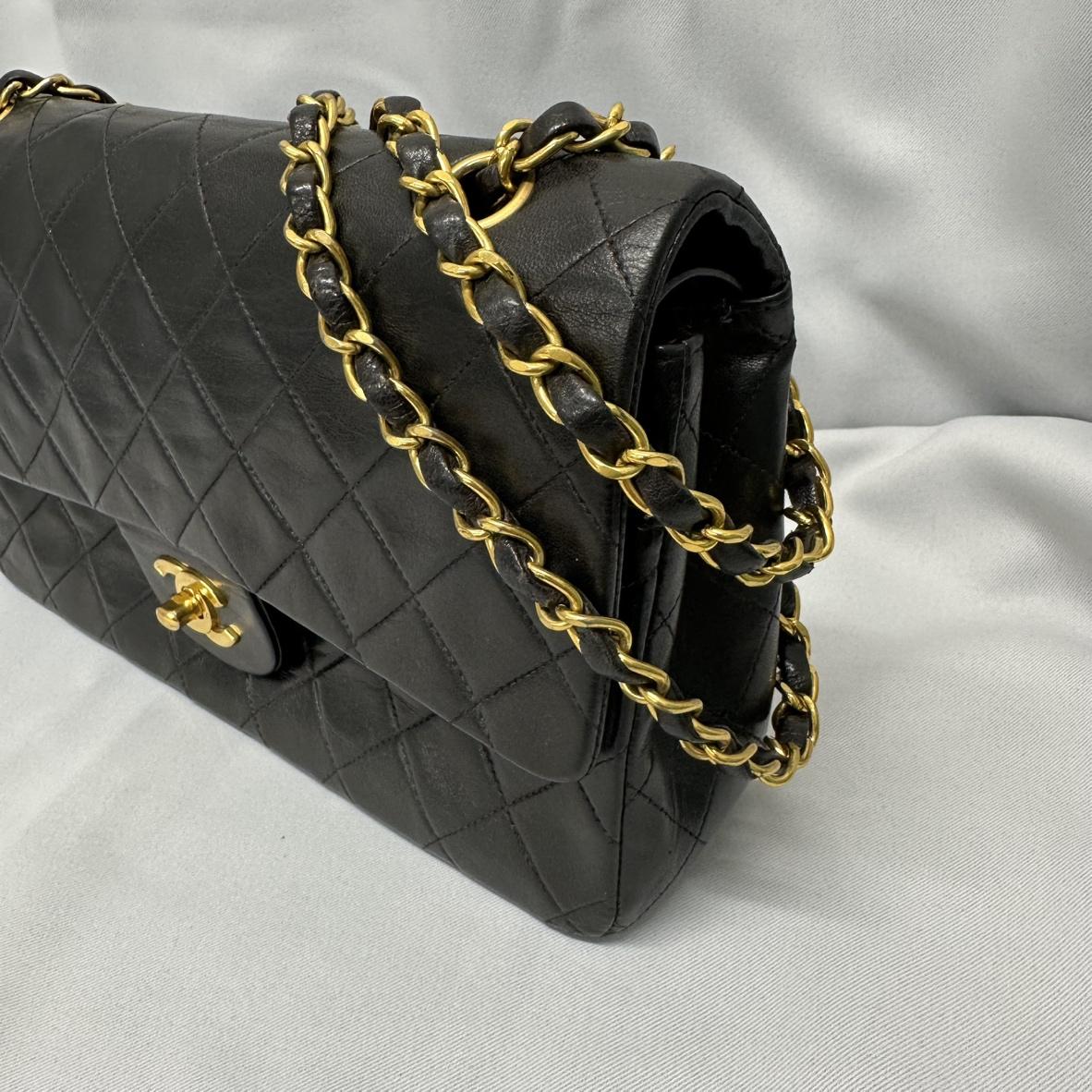 シャネル マトラッセ ラムスキン ダブルフラップ チェーンショルダーバッグ