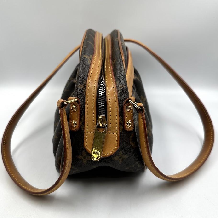 ＬＯＵＩＳ　ＶＵＩＴＴＯＮ モノグラム ハンドバッグ