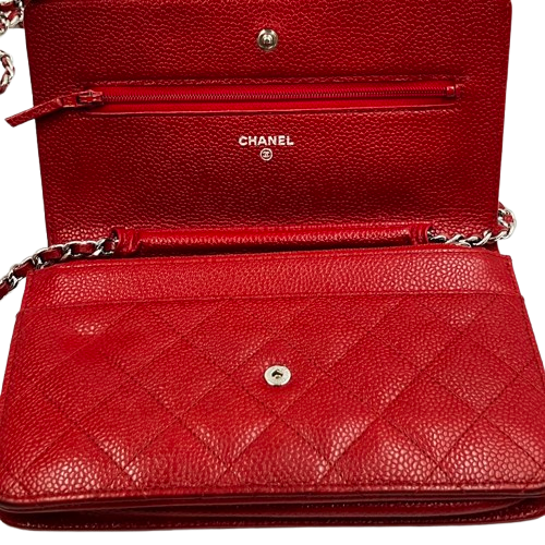 CHANEL　チェーンショルダーバッグ　キャビアスキン