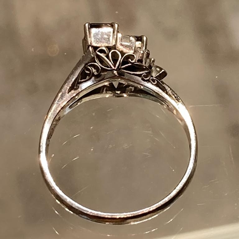 Pt900 　サファイア　リング　S0.85ct　D0.26 ct　5.22ｇ