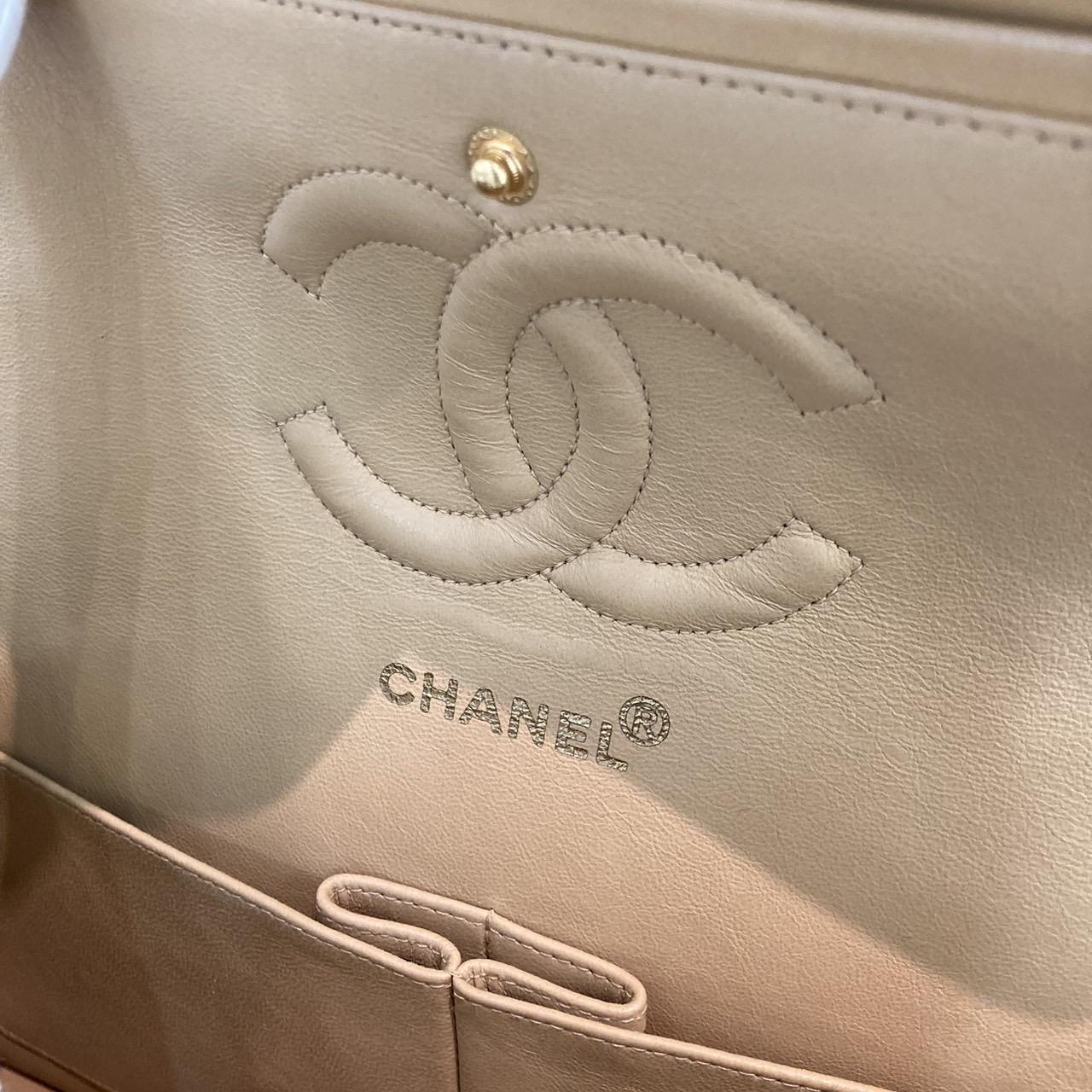 CHANEL ダブルフラップ チェーンショルダー ラムスキン マトラッセ ベージュ