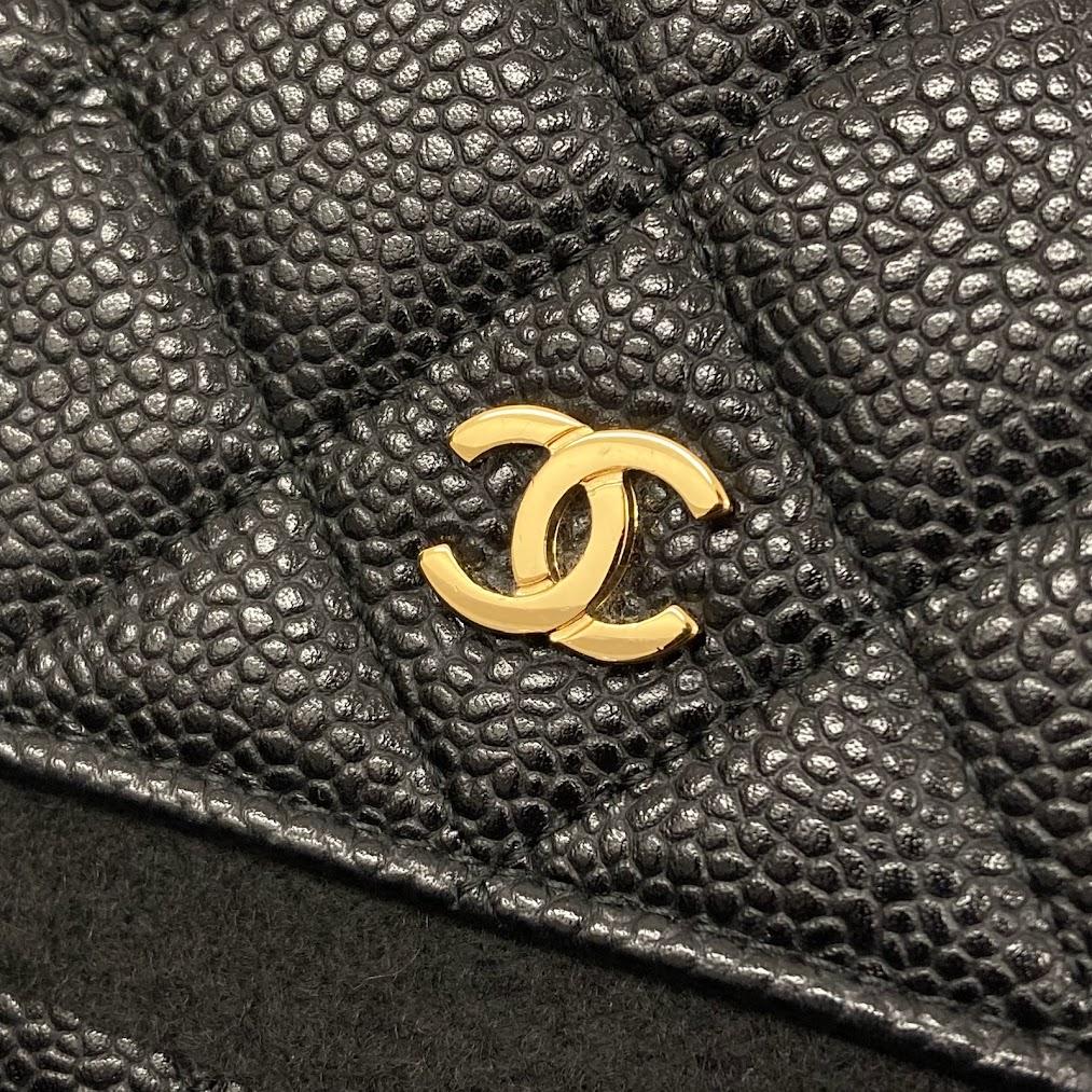 CHANEL　キャビアスキン　ショルダーバッグ