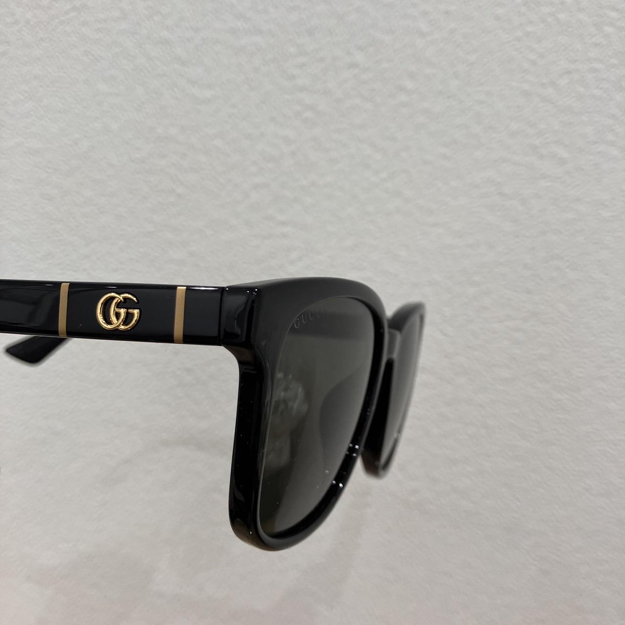 GUCCI　グッチ　サングラス　 GG0637SK