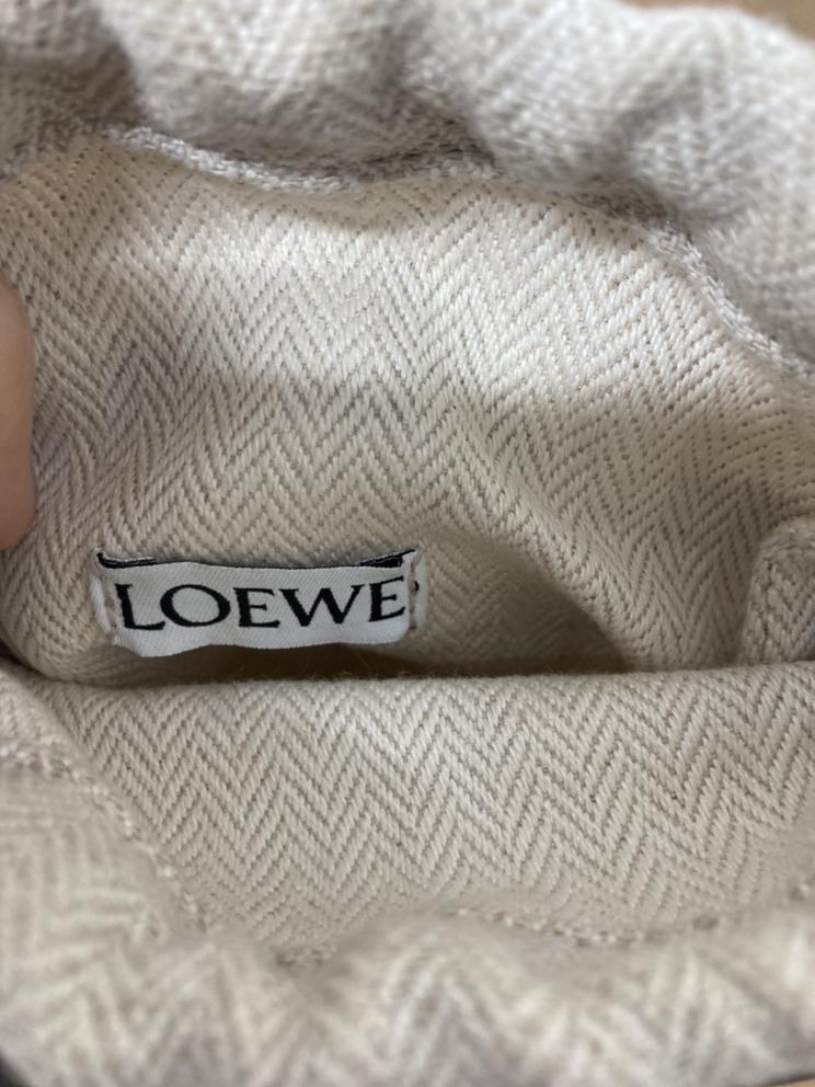 LOEWE ロエベ アナグラム カットアウト ポケット ブルー キャンバス クラシックカーフ ショルダーバッグ