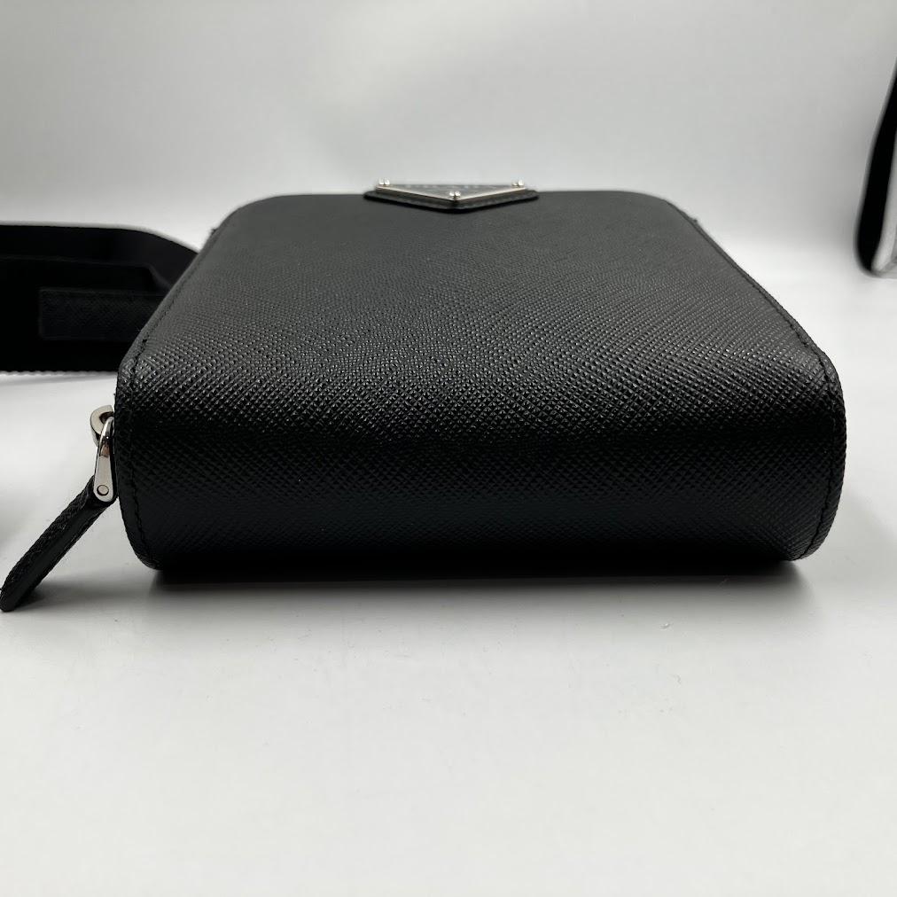 PRADA　プラダ　スマホショルダーバッグ